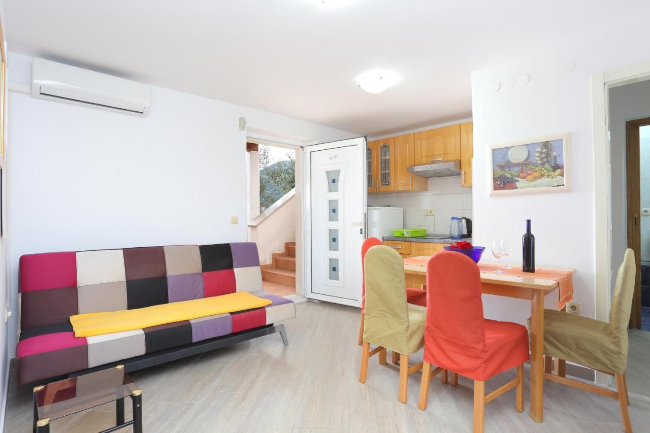 Apartments By The Sea Seget Vranjica, Trogir - 13771 Exterior photo