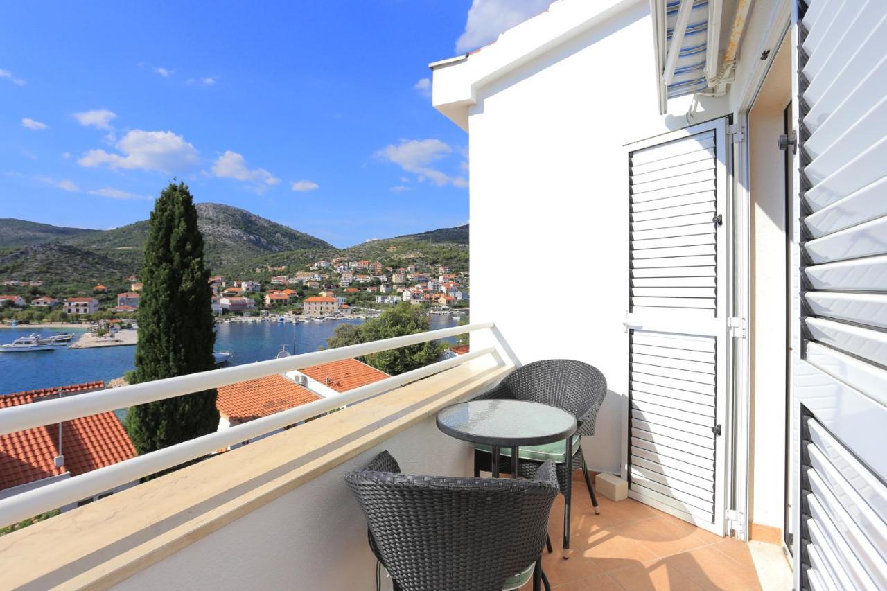 Apartments By The Sea Seget Vranjica, Trogir - 13771 Exterior photo